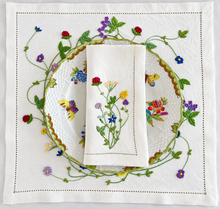 Load image into Gallery viewer, Spring Circle Floral Linen Placemat | GiGi Grimstad
