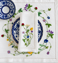 Load image into Gallery viewer, Spring Circle Floral Linen Placemat | GiGi Grimstad