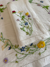 Load image into Gallery viewer, Spring Circle Floral Napkin & Placemat Set – ON BACKORDER