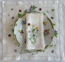 Load image into Gallery viewer, Spring Circle Floral Napkin &amp; Placemat Set – ON BACKORDER
