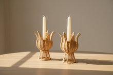 Load image into Gallery viewer, Iraca Petal Candle Holder
